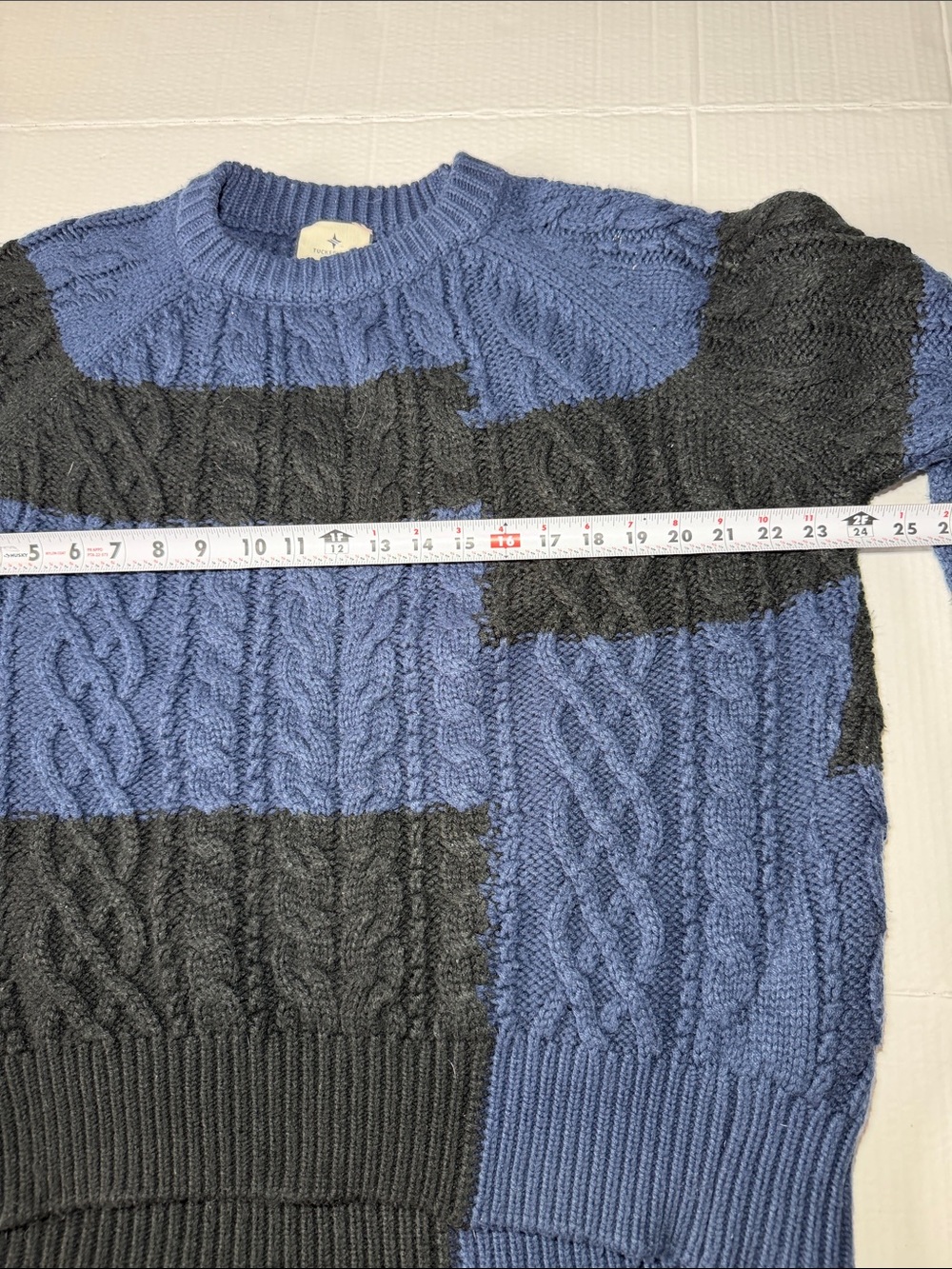 Tuckernuck Colorblock Cable Knit Sweater Blue Black M - Picture 6 of 8